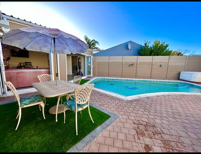3 BEDROOM HOUSE FOR SALE IN EDGEMEAD